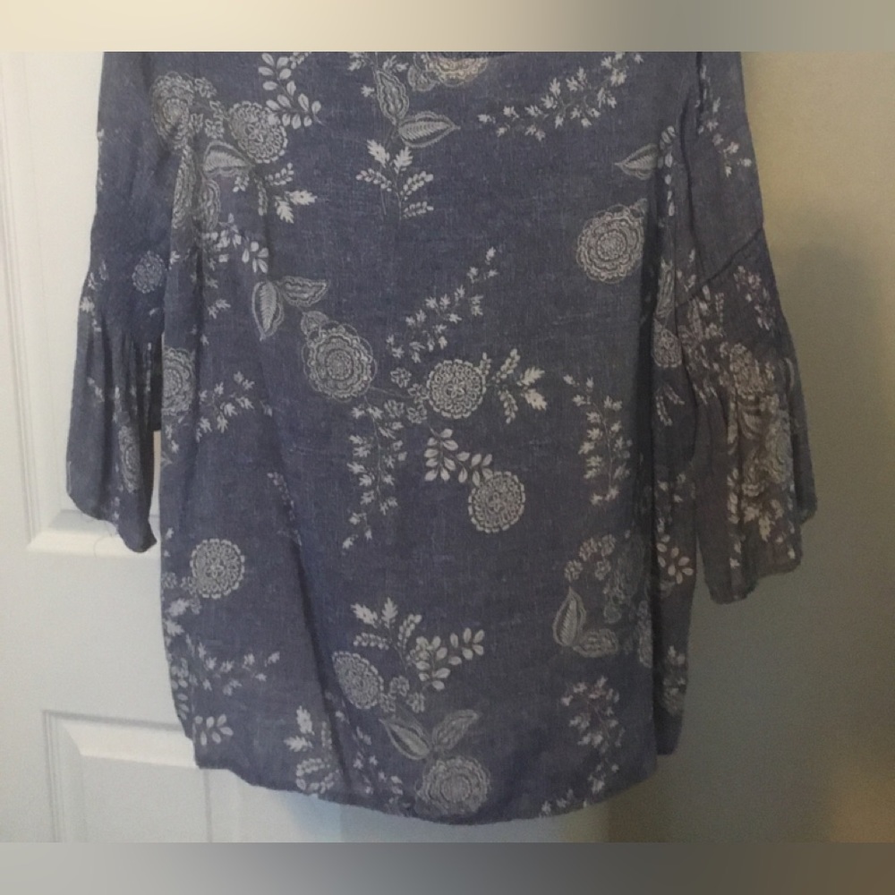Brina and Em bell sleeve blouse